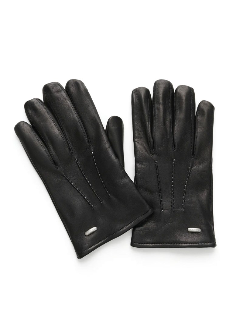 His gloves black 1
