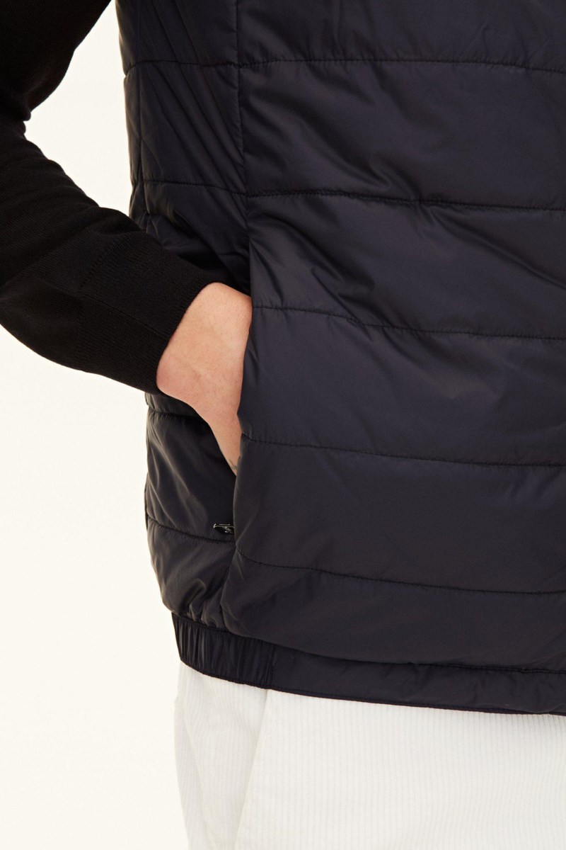 Lätt vadderad nylon väst 8