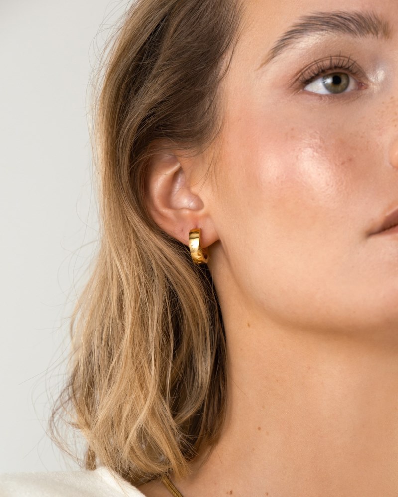 Mockberg Chunky hoops medium örhängen dam – bild 2