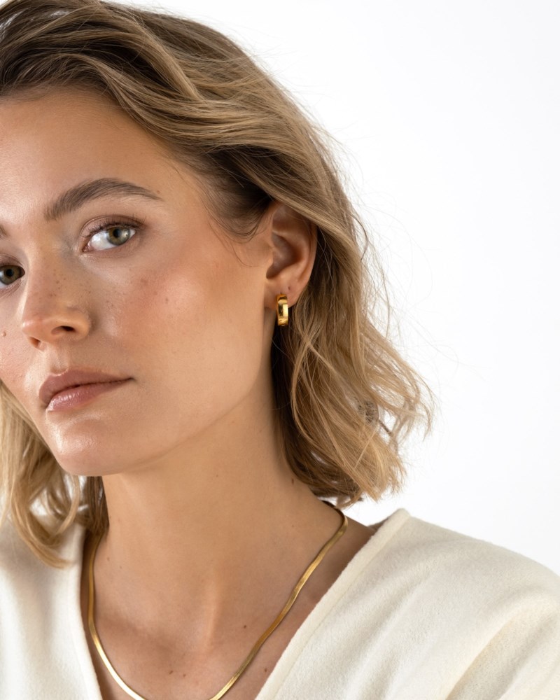 Mockberg Chunky hoops medium örhängen dam – bild 3