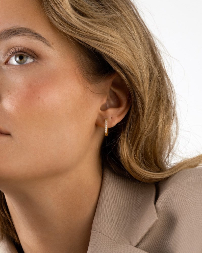 Mockberg Shiny gold hoops medium örhängen dam – bild 3