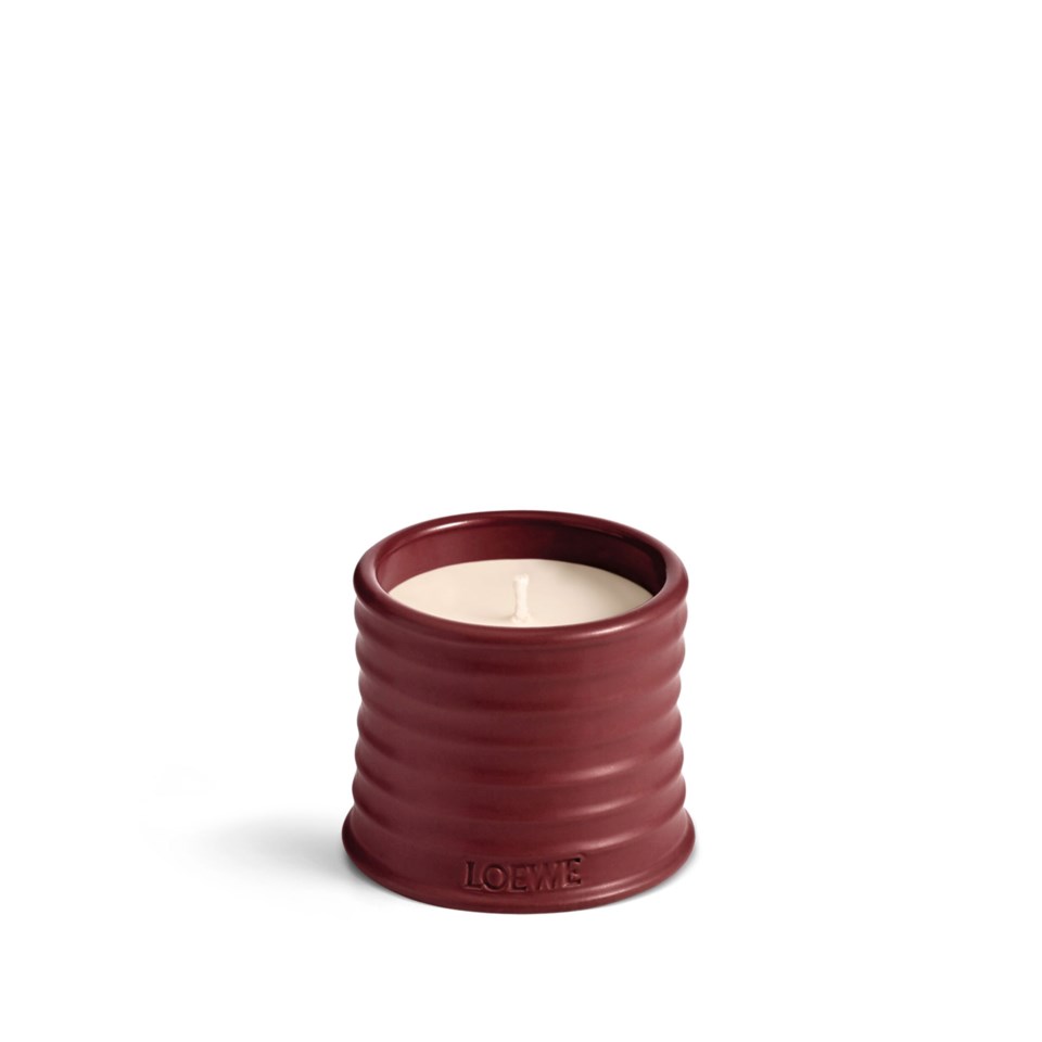 Beetroot candle red small, red från Loewe Perfumes