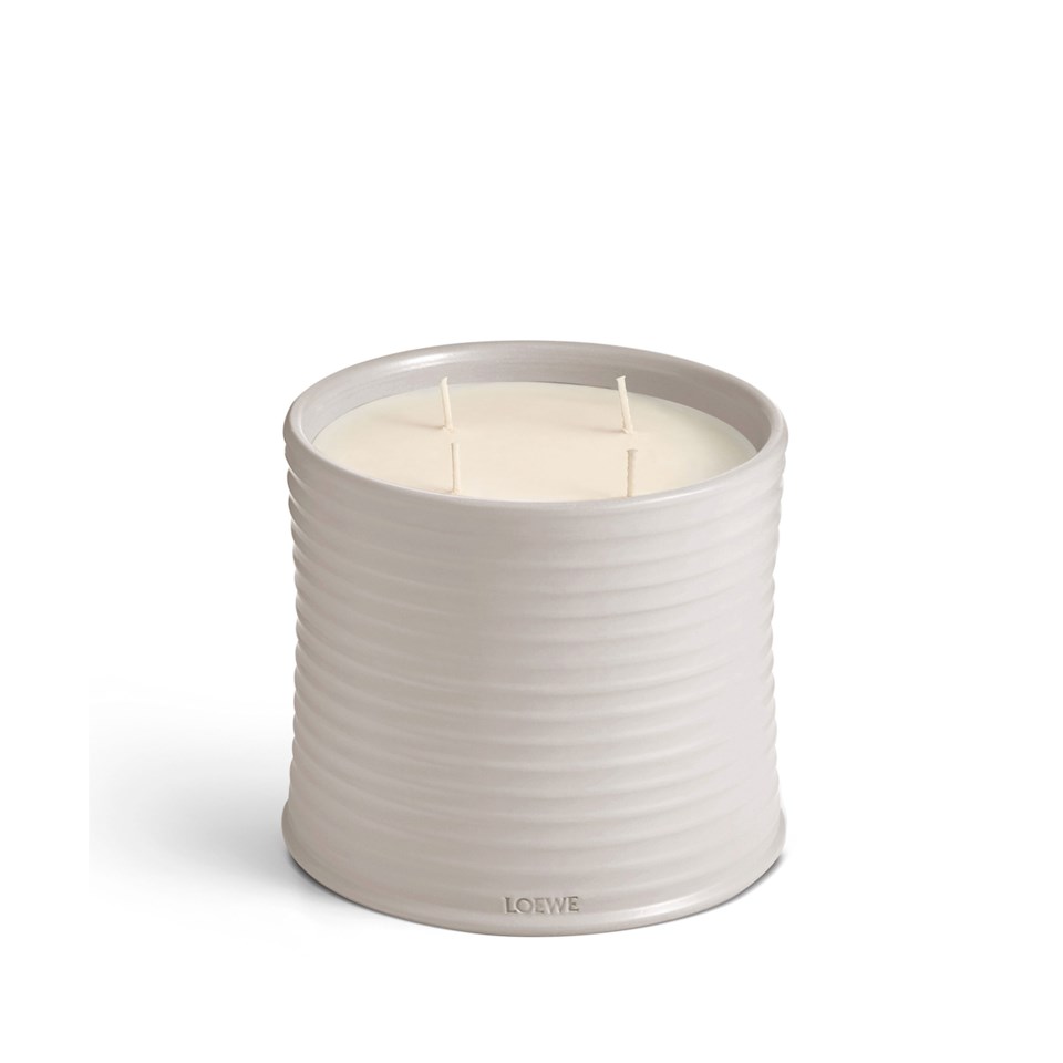 Oregano candle white large, white från Loewe Perfumes