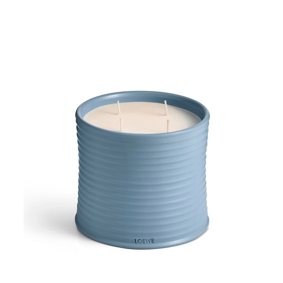 Cypress balls candle blue large, blue från Loewe Perfumes