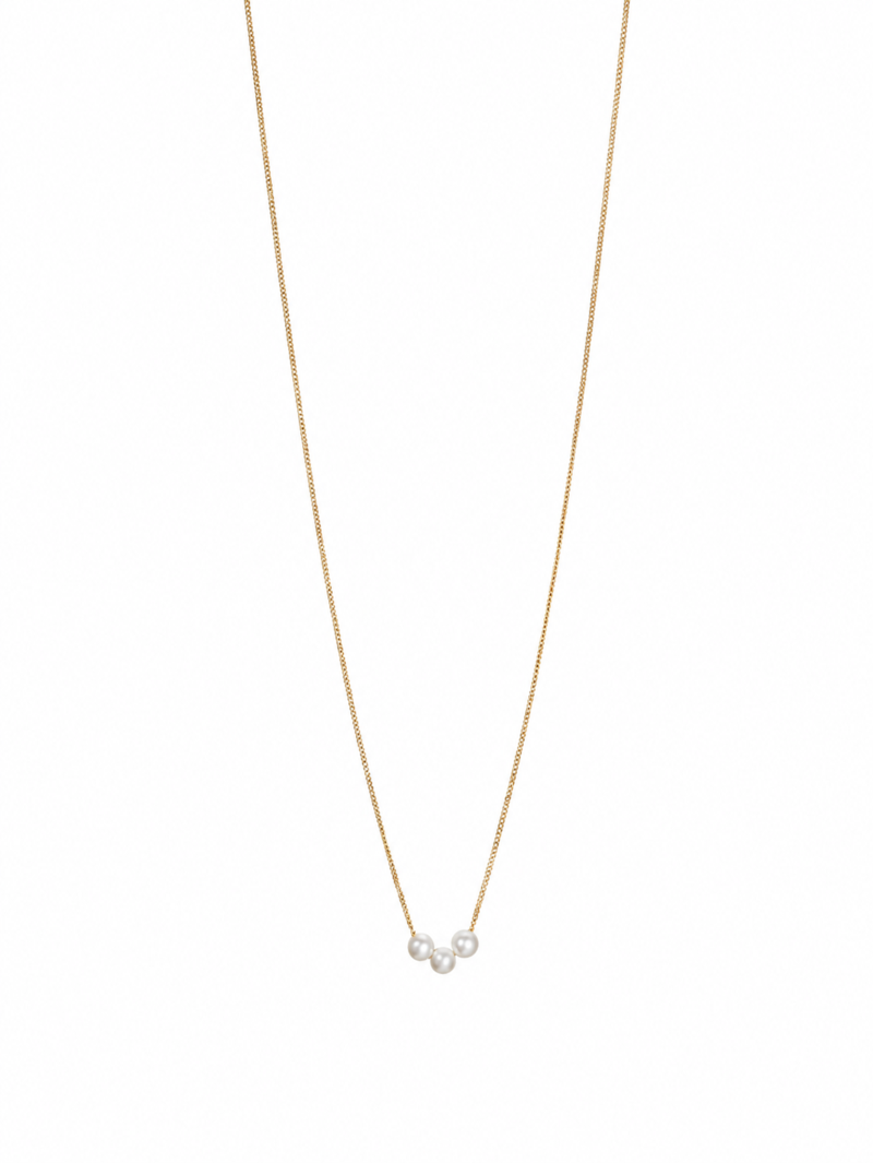 My little pearl necklace