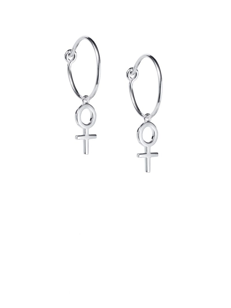 Feminine hoops earrings