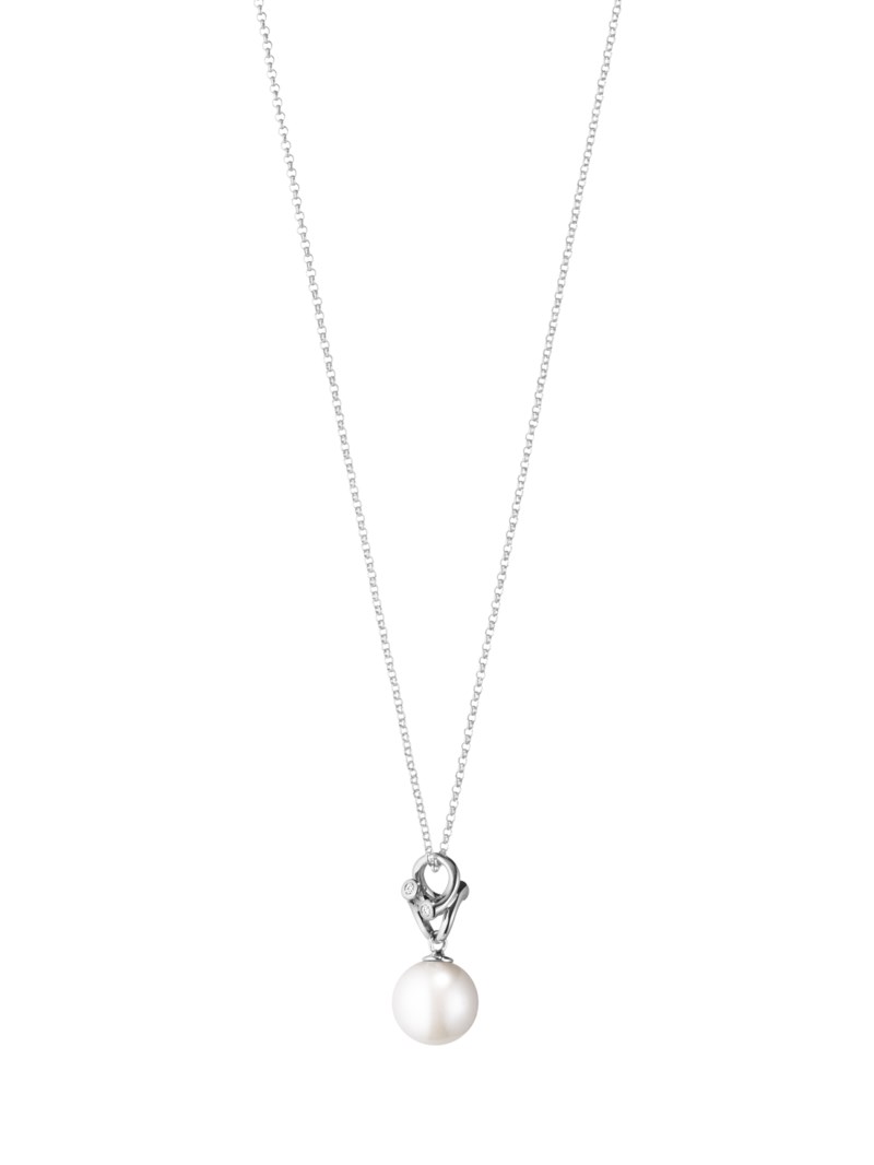 Magic pearl necklace