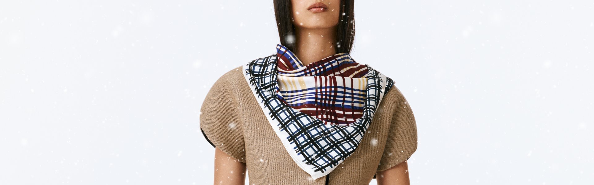 Beige kavaj och scarf