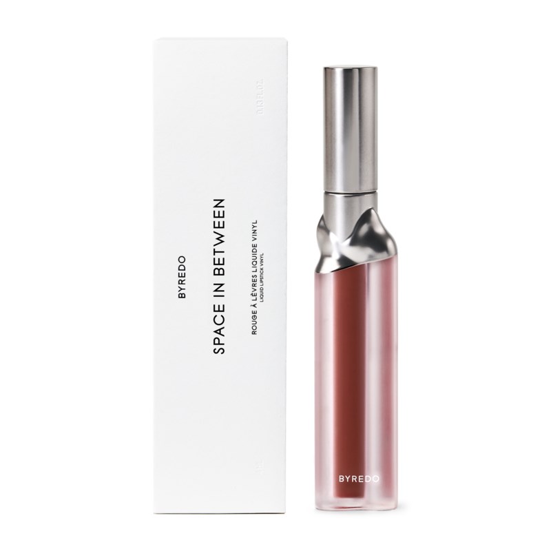Liquid lipstick matte space in between 8